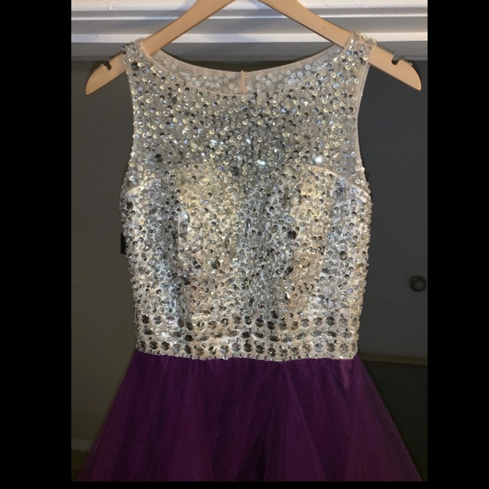 Prom; pageant Dress size 4 - Picture 3 of 8